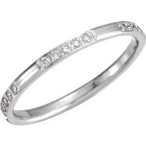 14k white 1/6 ctw diamond eternity band size 7